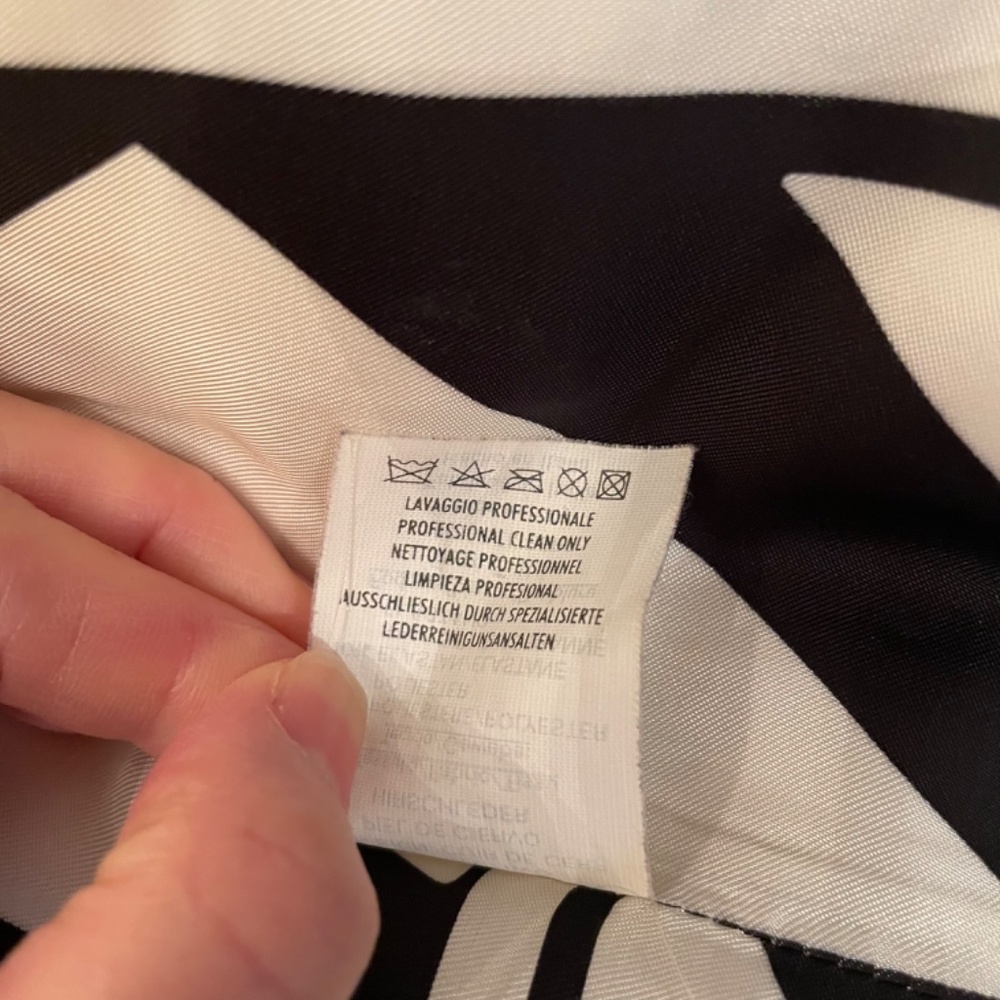 Valentino insulated jacket with fur collar - Size 2 - Picture 13 of 14